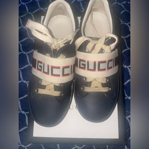 Unisex Gucci shoes Worn about 4 times.